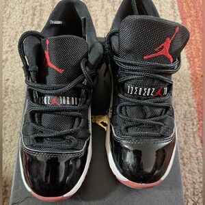 Jordan 11 retro low size 1y